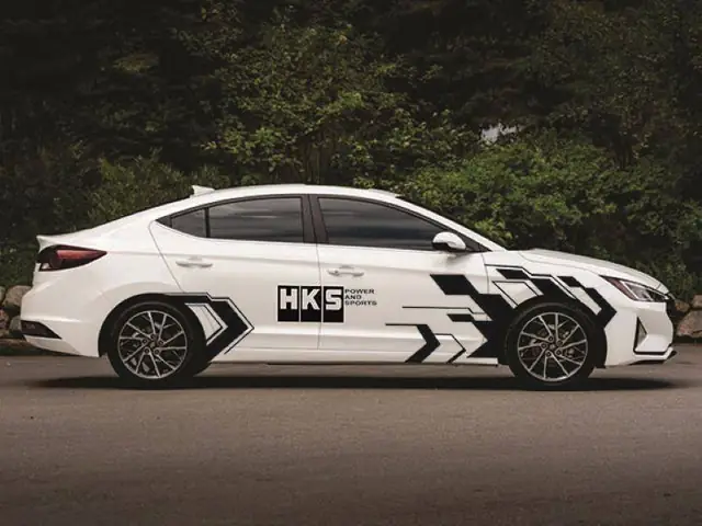 Dán Decal Xe Ô Tô Đem Lại Lợi Ích Gì?