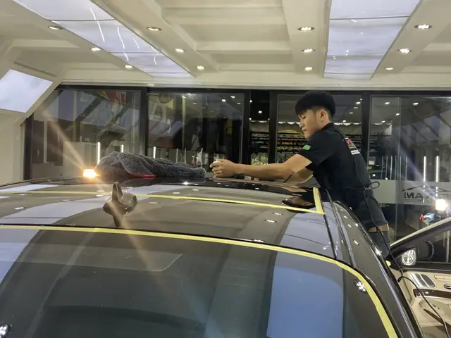 Hướng Dẫn Cách Đánh Bóng Xe Ô Tô Tại Trung Tâm Chăm Sóc Cao Cấp