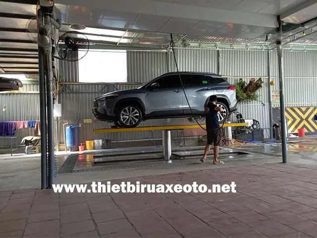 Rửa Xe Có Nên Xịt Gầm Xe Luôn Không ?