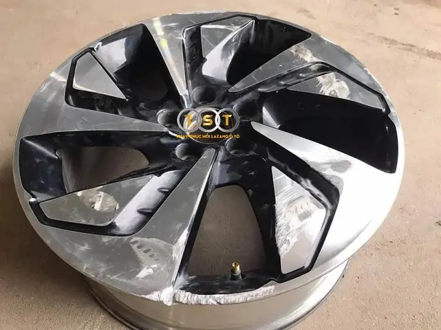 Một Số Mẫu Xe Phổ Thông Được Người Dùng Thường Xuyên Nâng Cấp Hoặc Sơn Lại Lazang: