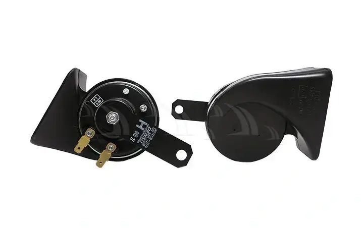 Còi Xe Ô Tô Đi Trời Mưa Bị Rè: Nguyên Nhân Và Cách Khắc Phục Hiệu Quả