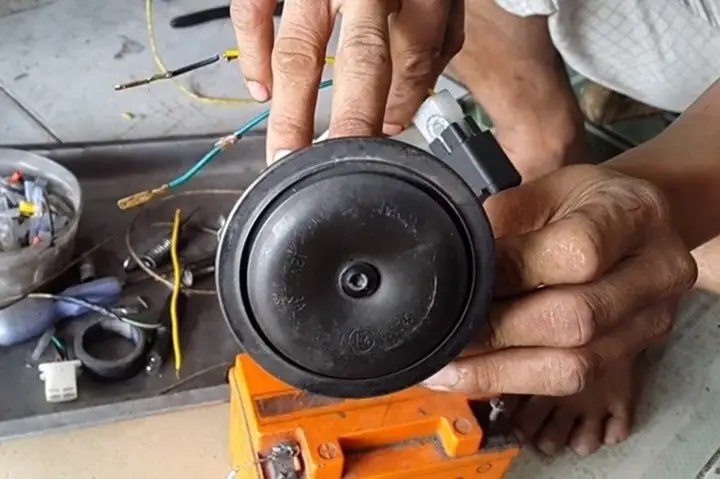 Cách Khắc Phục Còi Ô Tô Lúc Kêu Lúc Không