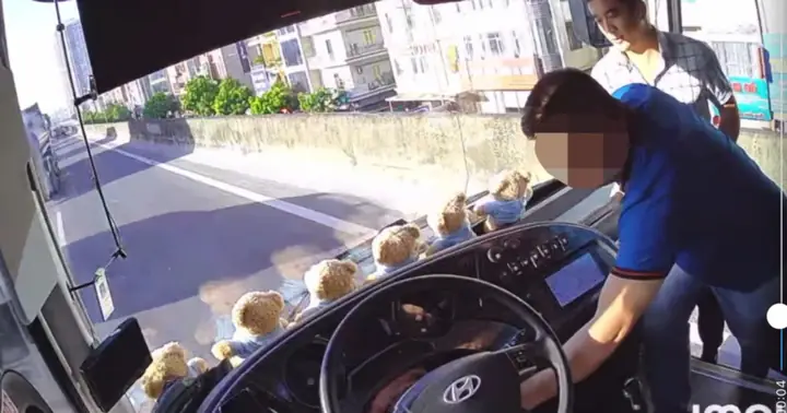 Công An Rút Chìa Khóa Xe Ô Tô Đang Chạy Có Được Không? Quy Định Và Xử Phạt Mới Nhất