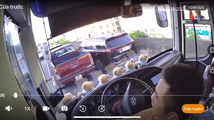 Công An Rút Chìa Khóa Xe Ô Tô Đang Chạy Có Được Không? Quy Định Và Xử Phạt Mới Nhất