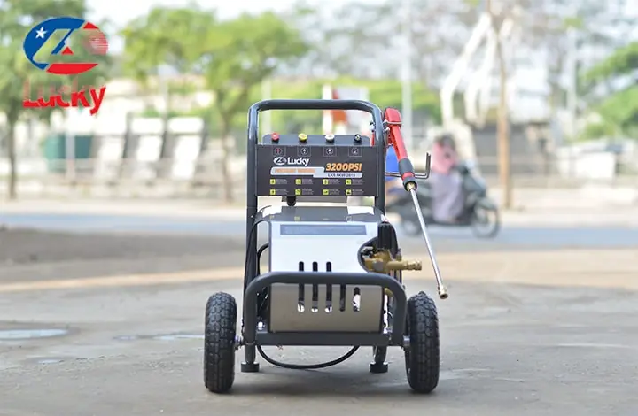 Công Nghệ Rửa Xe Ô Tô Không Chạm