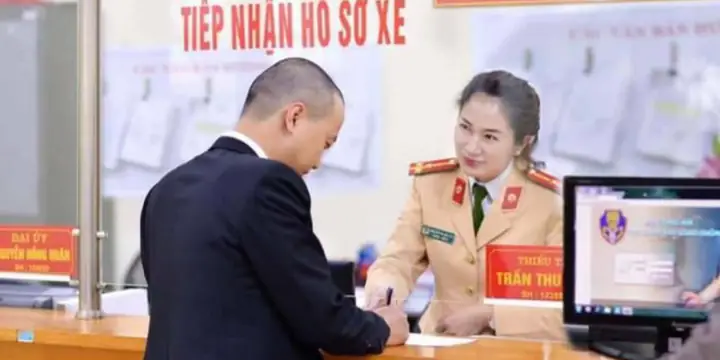 Thủ Tục Sang Tên Xe Ô Tô Của Công Ty Là Gì?