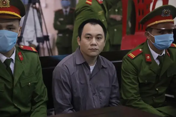 Container Vụ Tông Xe Ô Tô Đi Lùi