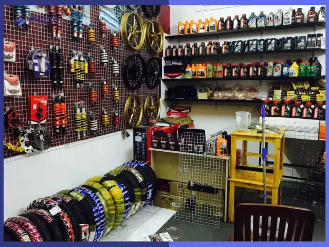 Cover Cửa Hàng Kinh Doanh Phụ Tùng Ô Tô Xe Máy