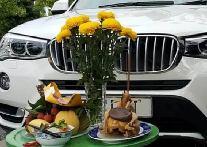 Hướng Dẫn Chi Tiết Cách Cúng Xe Ô Tô Tháng Cô Hồn: Văn Khấn, Lễ Vật & Những Điều Cần Biết