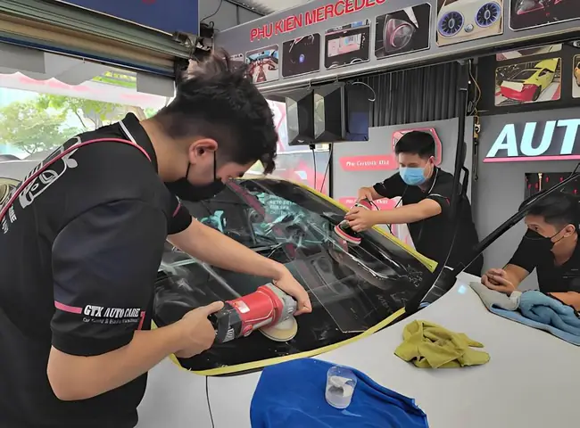 Kỹ Năng Sử Dụng Công Cụ, Thiết Bị: Thành Thạo Các Dụng Cụ Cơ Bản Và Chuyên Dụng.