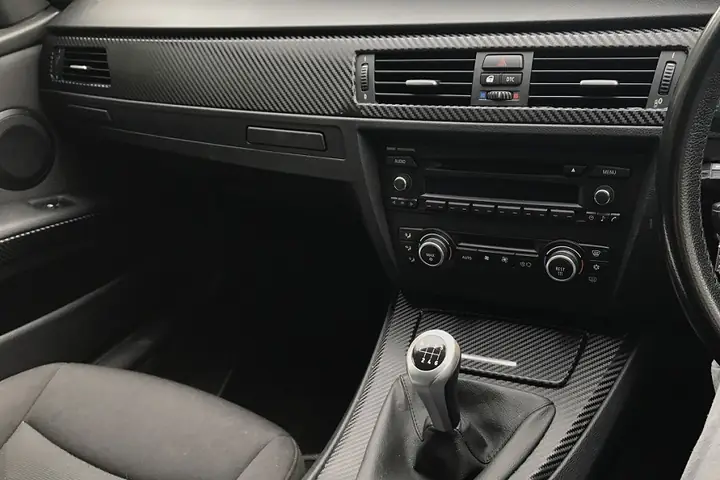 Các Kinh Nghiệm Hữu Ích Cho Chủ Xe Trước Và Sau Khi Dán Carbon Nội Thất Ô Tô