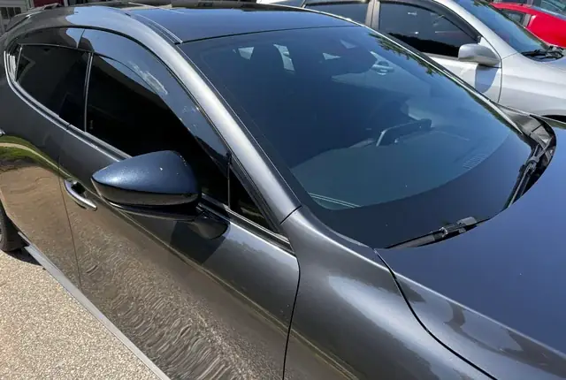 Dán Kính Mờ Xe Ô Tô: Hướng Dẫn Chi Tiết Từ A-z Để Bảo Vệ Quyền Riêng Tư Và An Toàn