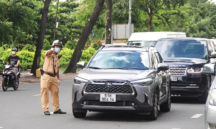 Mức Phạt Khi Sử Dụng Xe Ô Tô Hết Niên Hạn