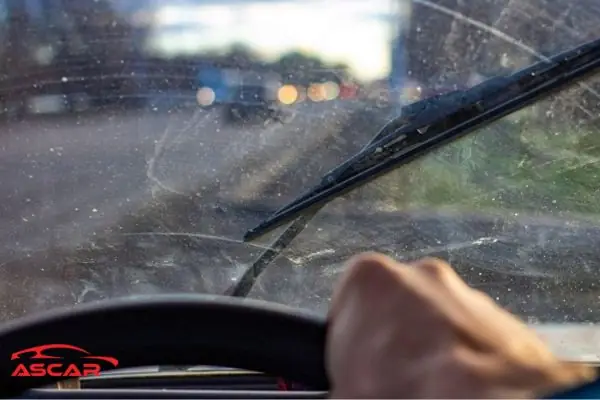 Nguyên Nhân Phổ Biến Gây Tình Trạng Trầy Xước Kính Xe Ô Tô