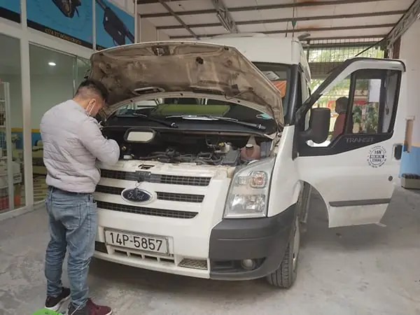 Lắp Đặt Còi Ngân 3 Tiếng Hàn Quốc Cho Xe 16 Chỗ Transit Tại Rambo Auto