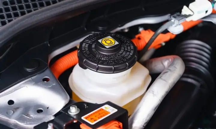 Dầu Thắng (phanh) Ô Tô, Xe Máy Và Những Lưu Ý Khi Sử Dụng Bạn Đã Biết?