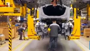 Công Nghệ Tự Động Hóa: Trái Tim Của Dây Chuyền Sản Xuất Vinfast