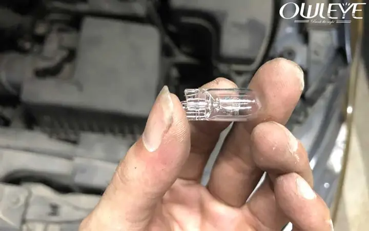 Đèn Demi Xe Ô Tô Là Gì Và Tại Sao Lại Quan Trọng Đến Vậy?