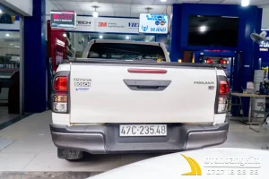Lợi Ích Khi Lắp Viền Đèn Sau Hilux 2020 Đen