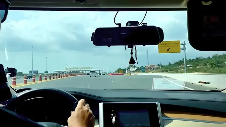Đi Xe Ô Tô Qua Campuchia: Kinh Nghiệm Toàn Diện Cho Chuyến Hành Trình Xuyên Biên Giới