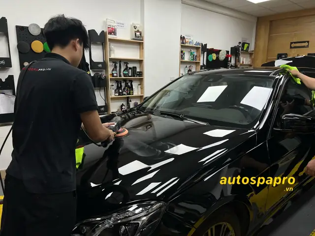 Sai Lầm 3: Đánh Bóng Ô Tô Ngay Tại Nhà