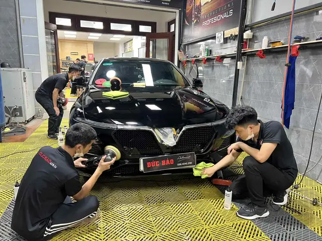 Tại Sao Khách Hàng Tin Tưởng Lựa Chọn Đánh Bóng Xe Ô Tô Ở Xưởng Dịch Vụ Chăm Sóc Xe Autospapro?