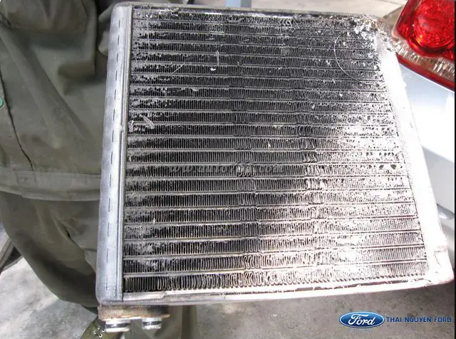 Tại Sao Điều Hòa Xe Ô Tô Không Mát? Nguyên Nhân Và Cách Khắc Phục