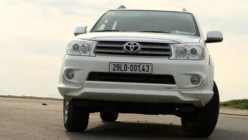 Biển Số Xe Có Nền Màu Trắng, Chữ Và Số Màu Đen, Sêri Biển Số