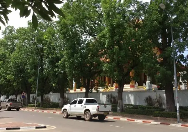 Kinh Nghiệm Du Lịch Lào Bằng Xe Ô Tô Tự Lái 2025