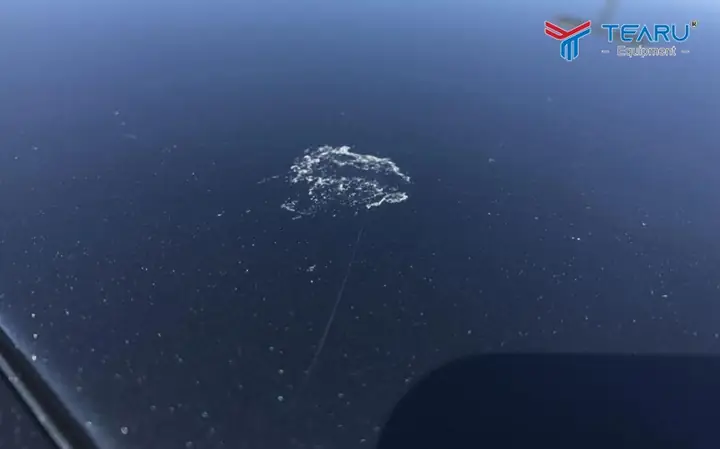 Dung Dịch Tẩy Vết Ố Trên Sơn Xe Ô Tô Là Gì?