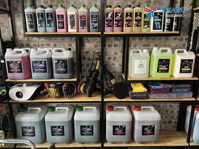 Vì Sao Nên Dung Dịch Tẩy Vết Ố Trên Sơn Xe Ô Tô Tại Tearu?