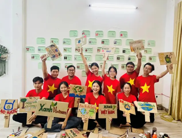 Những Tình Nguyện Viên Của Cộng Đồng “xanh Việt Nam” (ảnh: Internet)