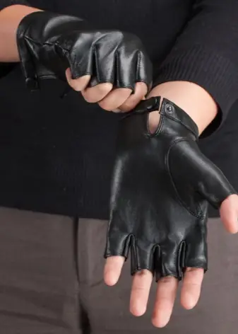 Hướng Dẫn Chọn Kích Thước Găng Tay Lái Xe Ô Tô Phù Hợp