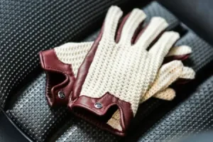 Các Loại Găng Tay Lái Xe Ô Tô Phổ Biến