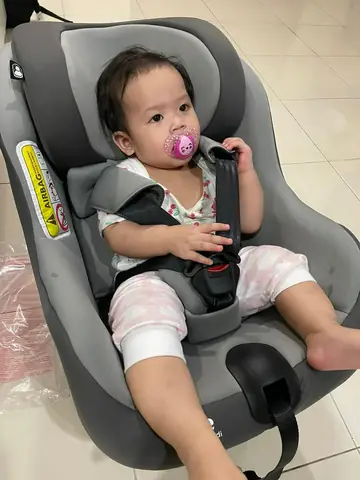 Điều Chỉnh Dây Đai Ghế Ô Tô Vừa Với Cơ Thể Của Trẻ