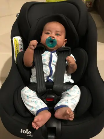 Những Loại Ghế Ngồi Xe Ô Tô Cho Trẻ Sơ Sinh Phổ Biến