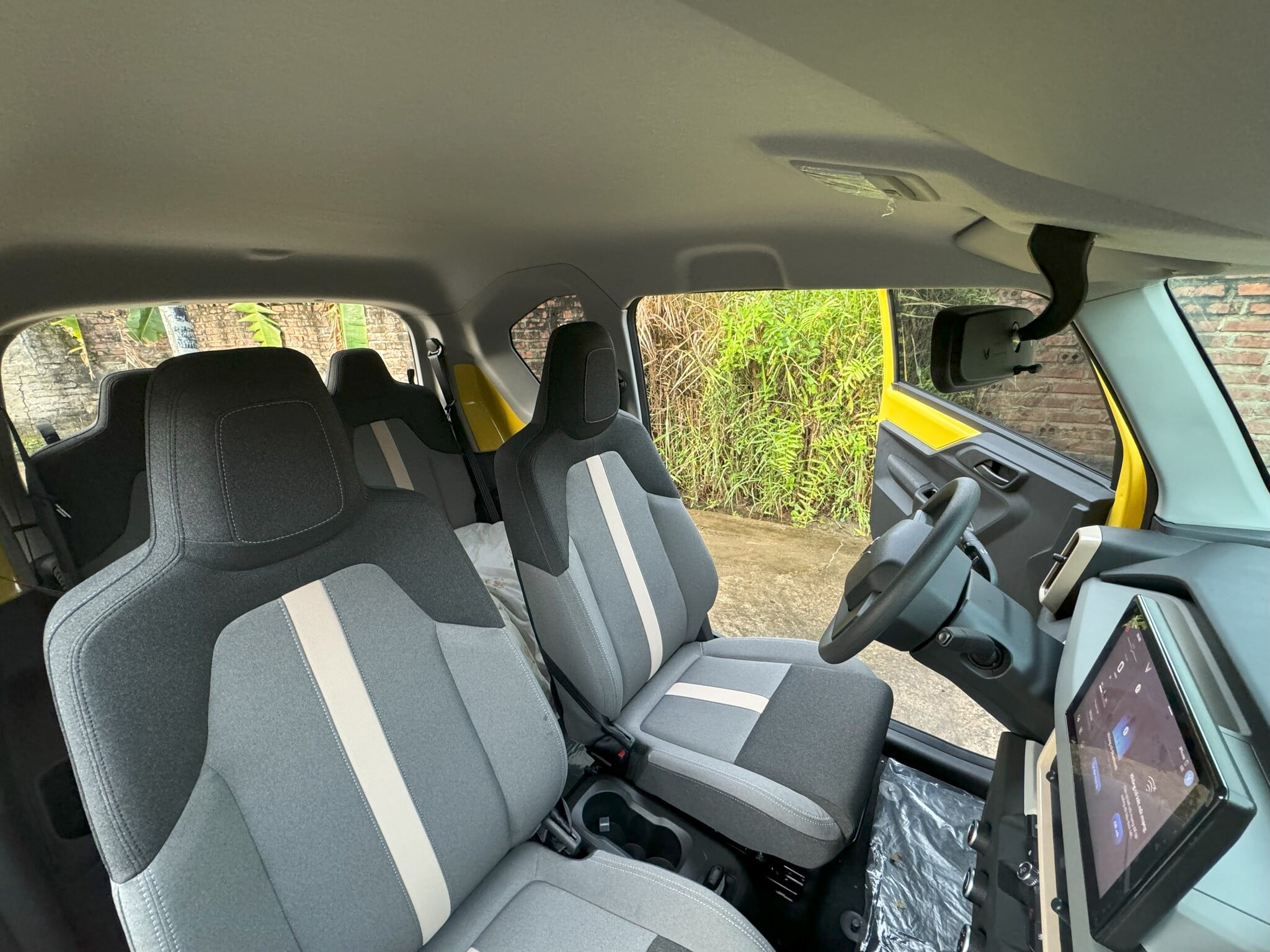 Ghế Sau VF3: Trải Nghiệm Thực Tế, Ưu và Nhược Điểm