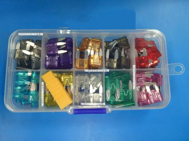 Cầu Chì Xe Ô Tô Là Gì Và Tầm Quan Trọng Tuyệt Đối Của Nó?