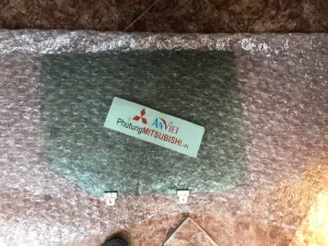 Mua Kính Cánh Cửa Xe Mitsubishi Triton Ởđâu?