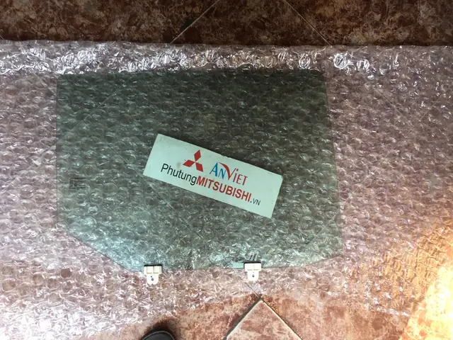 Mua Kính Cánh Cửa Xe Mitsubishi Triton Ởđâu?