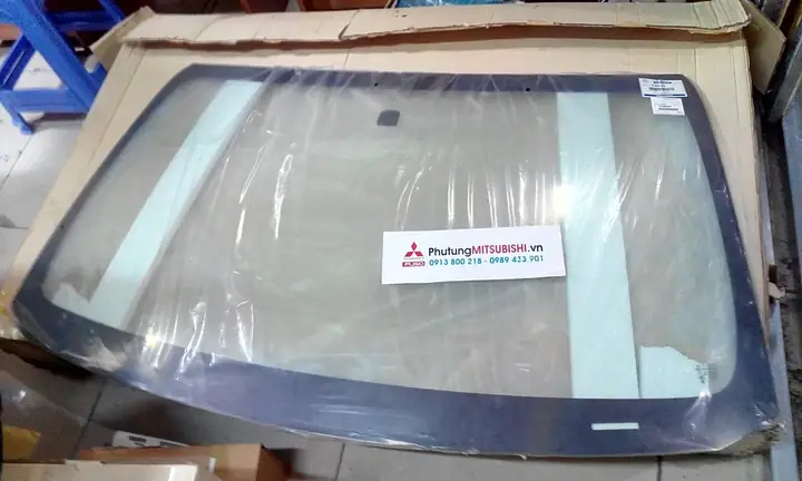 Kính Lái Xpander Giá Bao Nhiêu?