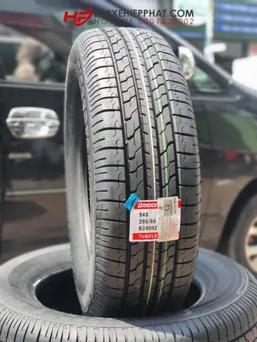 Vì Sao Cần Thay Lốp Xe Ô Tô Innova Đúng Thời Điểm?