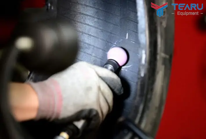 Vá Vỏ Ô Tô Từ Bên Trong (vá Thường)