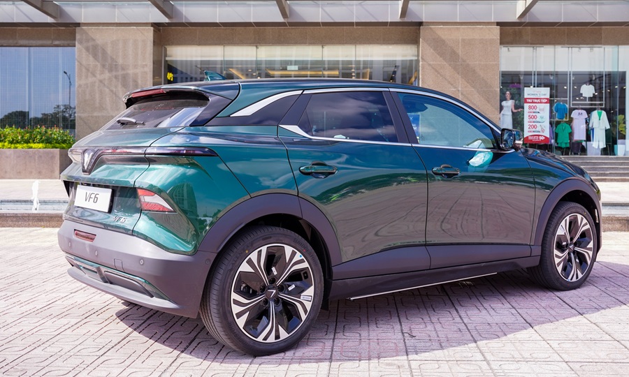 Giá Lăn Bánh VF 6 Plus: Chi Tiết Các Khoản Thuế, Phí Bắt Buộc