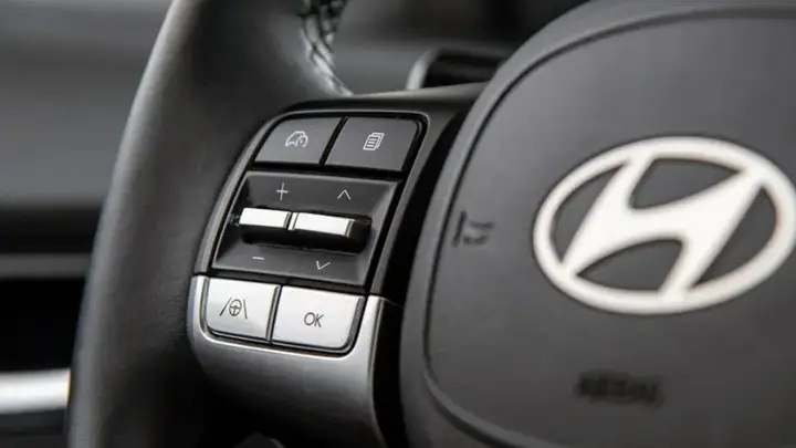 Chi Tiết Tính Năng Nội Thất