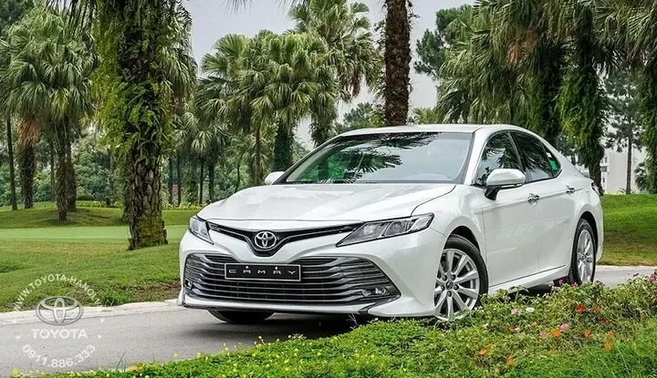 Ngoại Thất Xe Toyota Camry 2.0g 2024