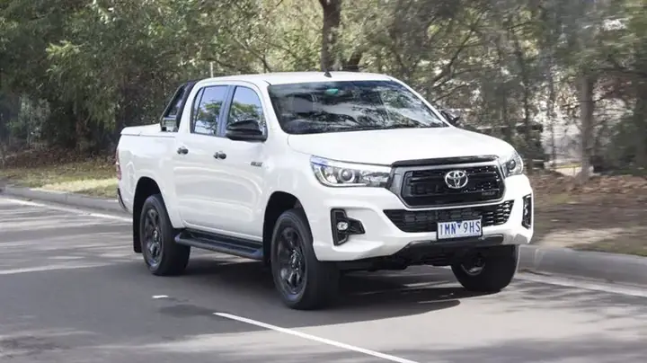 Toyota Hilux: Độ Bền Bỉ Và Giá Trị Thực Dụng Cao