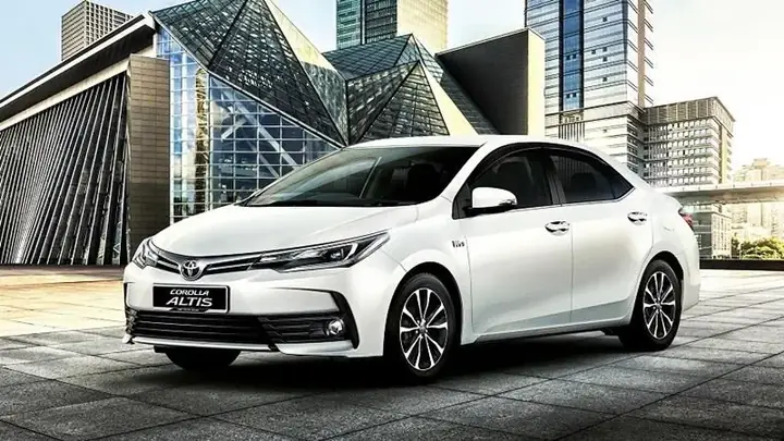 Toyota Altis: Phong Cách Thể Thao Và Giá Trị Bán Lại