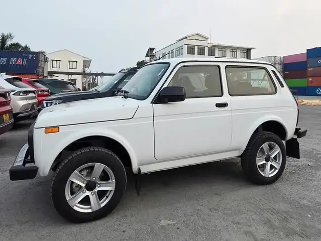 Loạt Xe Ô Tô Lada Huyền Thoại Về Việt Nam