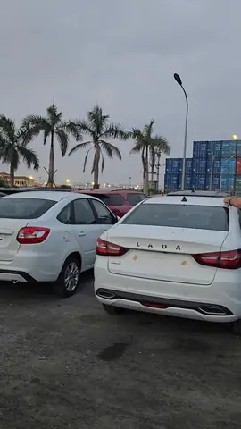 Loạt Xe Ô Tô Lada Huyền Thoại Về Việt Nam